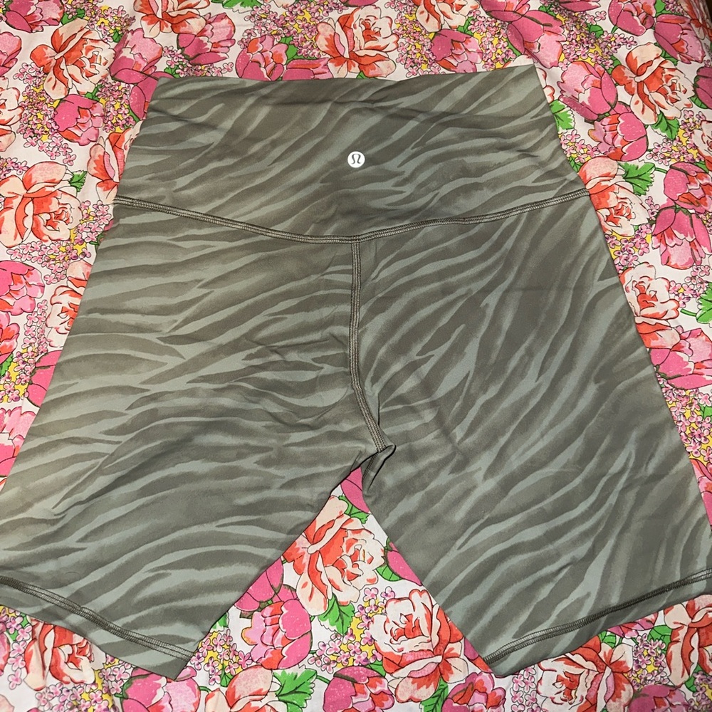 Lululemon align 8inch shorts